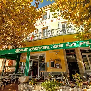https://hotel-de-la-place.fr-provencehotel.com