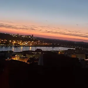 https://ilha-12-suites.hotelscoimbra.com
