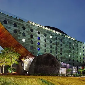 hotel-unique.topsaopaulohotels.com/
